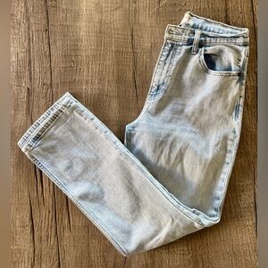 Abercrombie & Fitch 90s Slim Straight Ultra High Rise Curve Love Jean